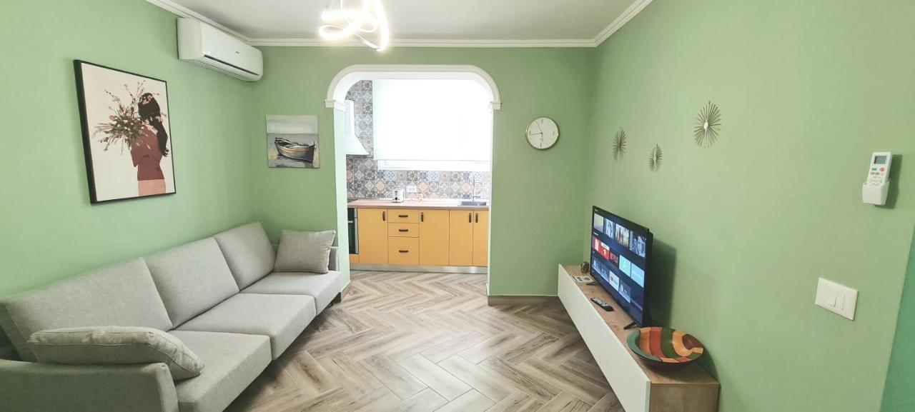 2V1 - Blloku Zy Apartment Tirana Exterior photo